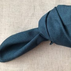 Tmavomodrý petrolejový príručník