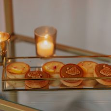 Zlatá tácka hranatá