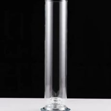 Nízky svietnik s tienidlom