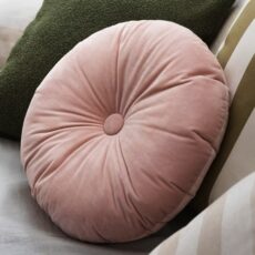 Ružový zamatový vankúš